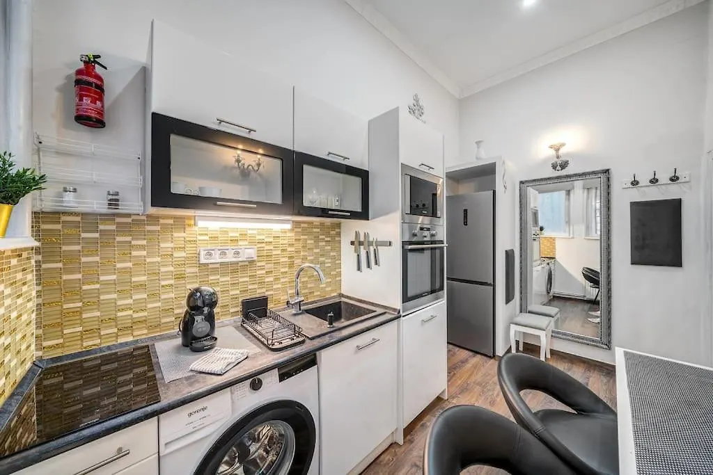 Fashion Street Central Apartment Budapest 0*,